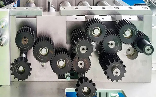 平博全自动口罩生产流水线局部实拍图片