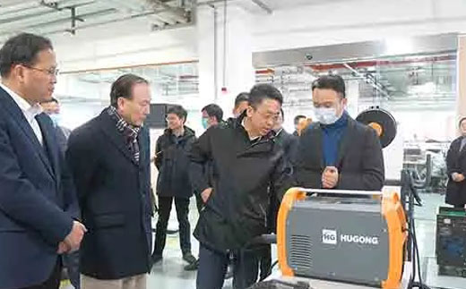 南昌市委常委、副市长王万征一行莅临上Ｆ讲┘抛懿靠疾