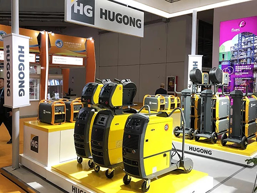 进博会首日平博意大利CEA展位展品平博CEA数字化焊机