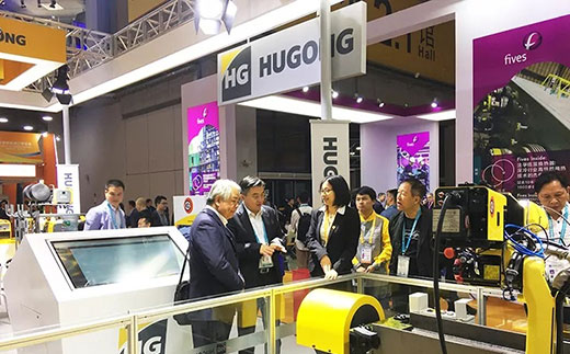 第二届进博会广东省茂名市常务副市长莅临平博意大利CEA展位