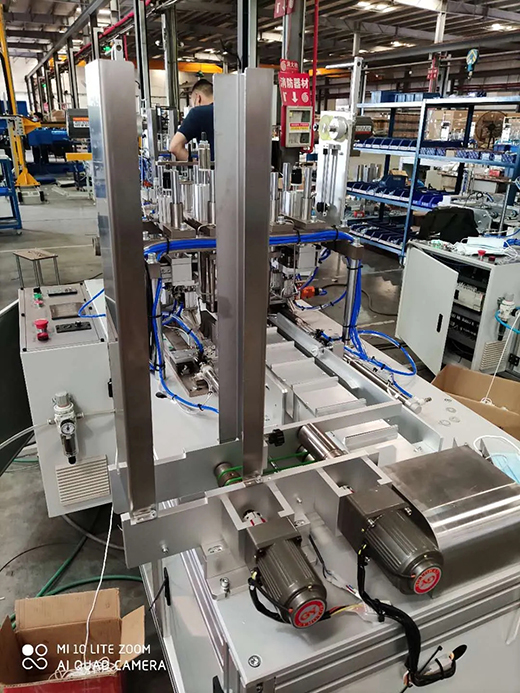 平博半自动平面口罩发片机